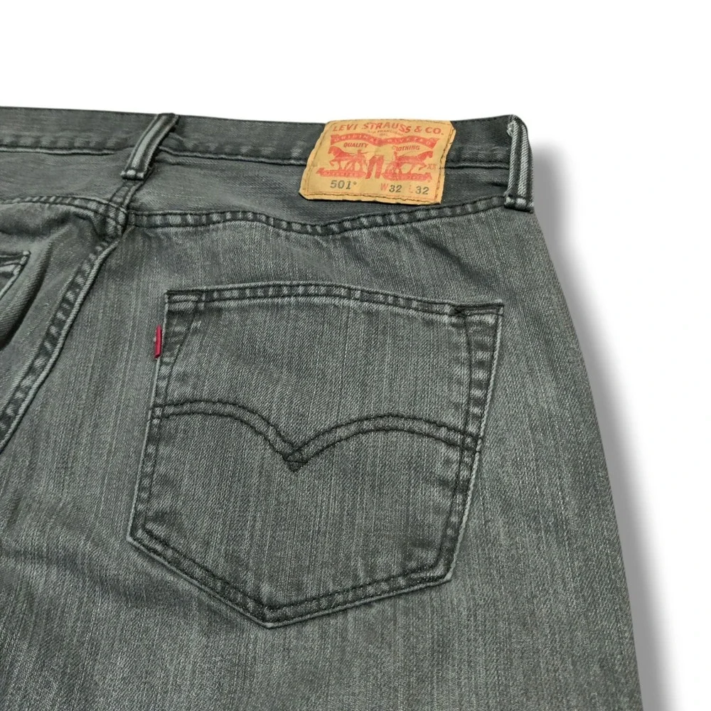 Levis‎ 501 Jeans Mens 33 x 28 Faded Black Dark Washed Button Fly Pants